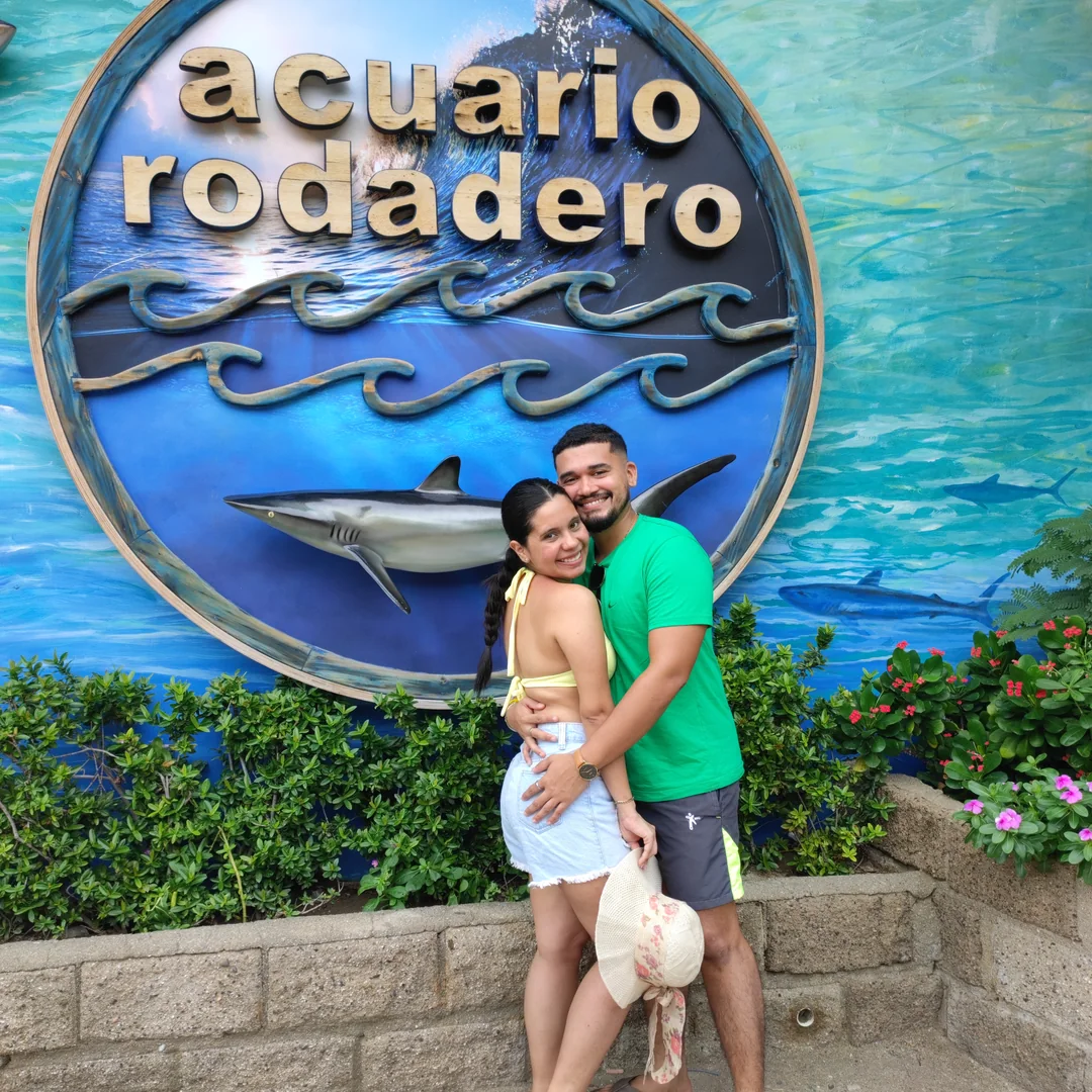 Eric y Lulys abrazados durante una salida.